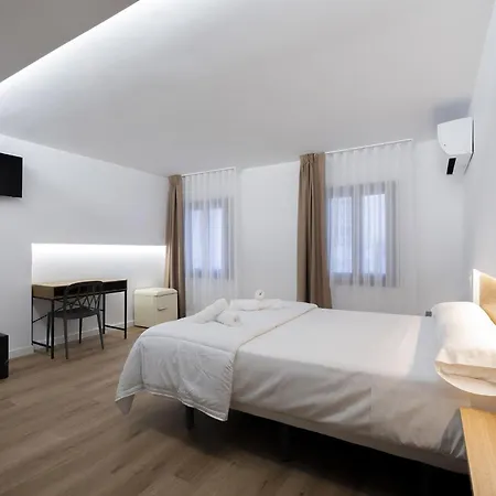 Affittacamere Casa Castell Orangecosta