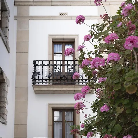 Casa Castell Orangecosta 4*